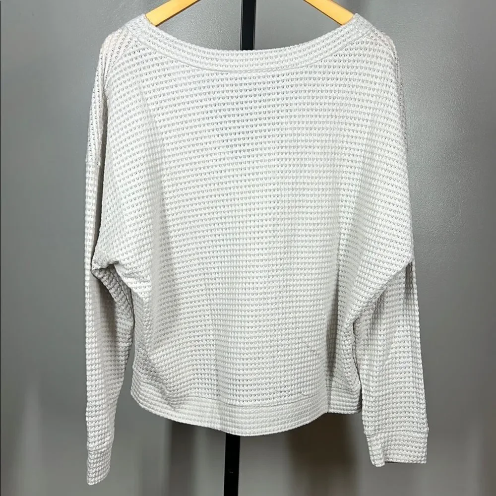 Double Zero Cream Cardigan with V-Neck Long Sleeves